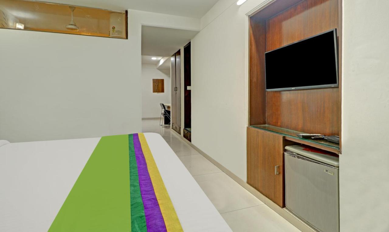 Hotel Treebo Sky 5 Panchkula Exterior foto